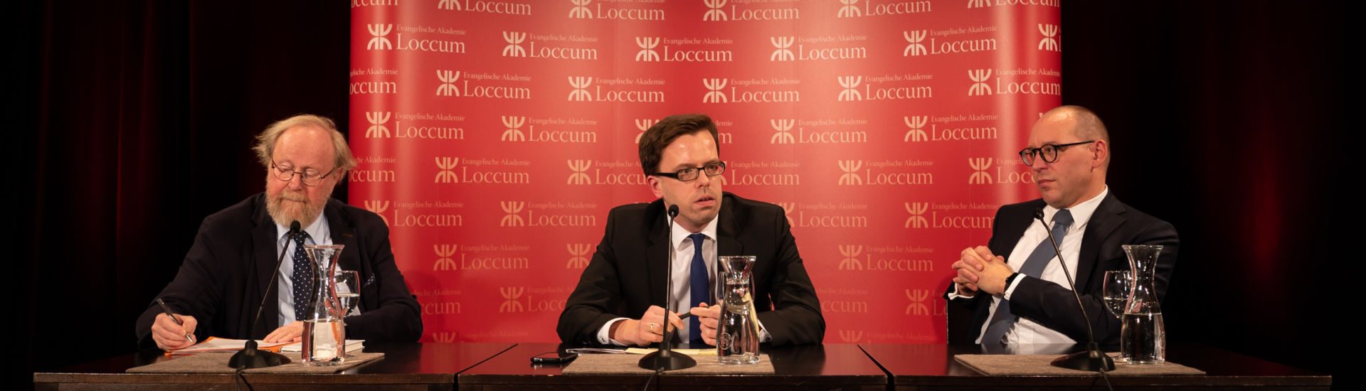 Wolfgang Thierse, Raoul Löbbert und Michael Heinig (v.ln.r.) im Gespräch_2