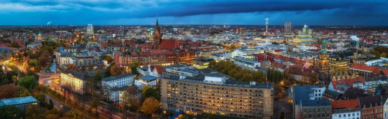 Blick über Hannovers Innenstadt im Herbst