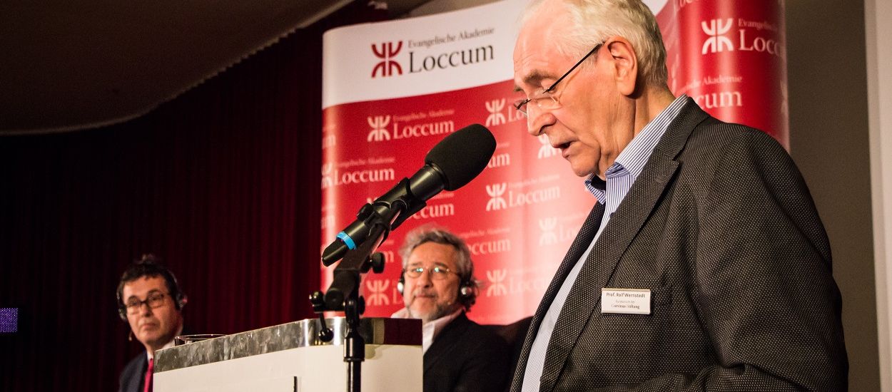 Prof. Wernstedt, Vorsitzender der Corvinus-Stiftung, bei der Eröffnungsrede