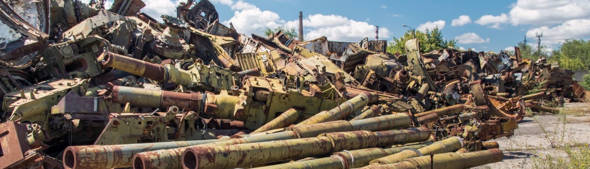 Cut scrap part of the Soviet military tanks.