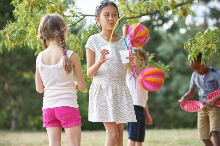 Gruppe Kinder mit Lampions