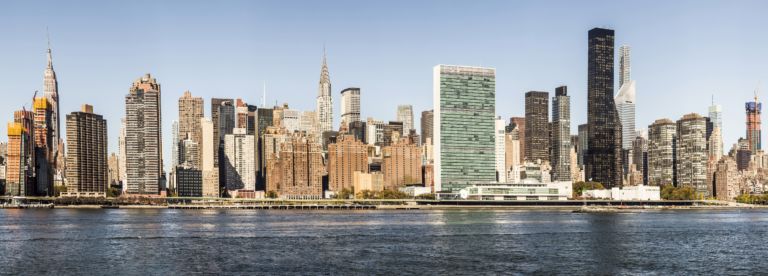 skyline of New York seen from east river