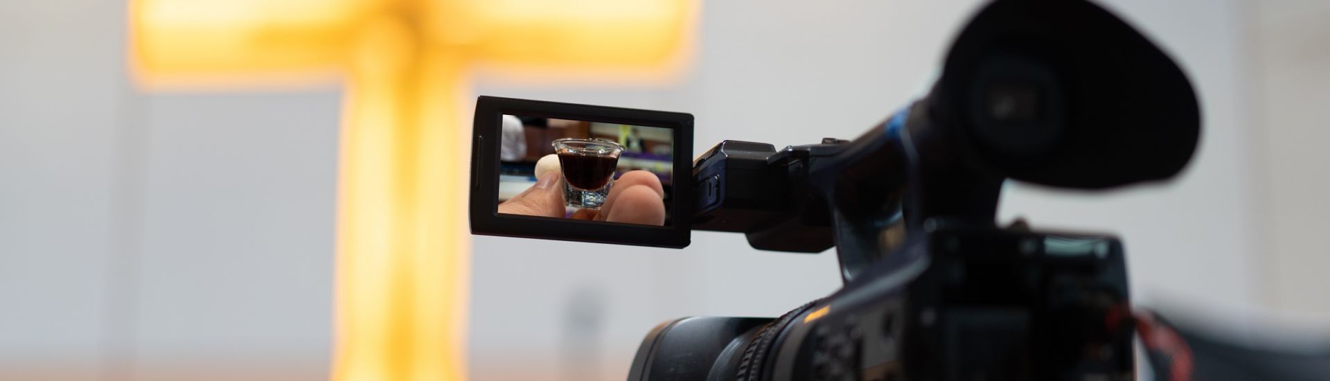 Christian worship and holy communion online.