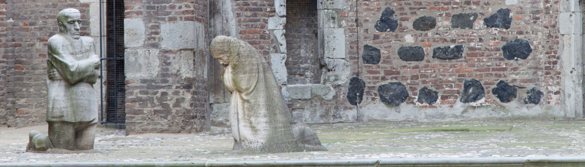 Stone figures in Alt St. Alban in Cologne