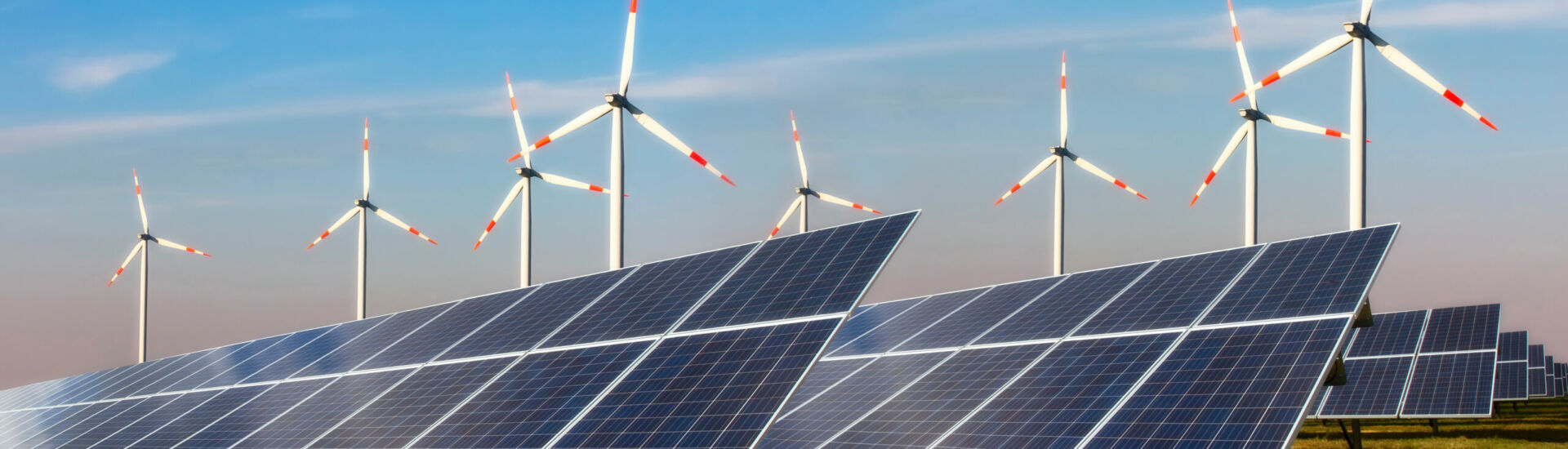Photovoltaik und Windkraft