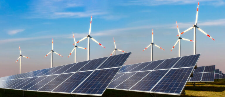 Photovoltaik und Windkraft