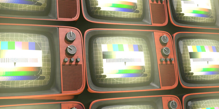 Gestapelte Retro TVs mit Testbild